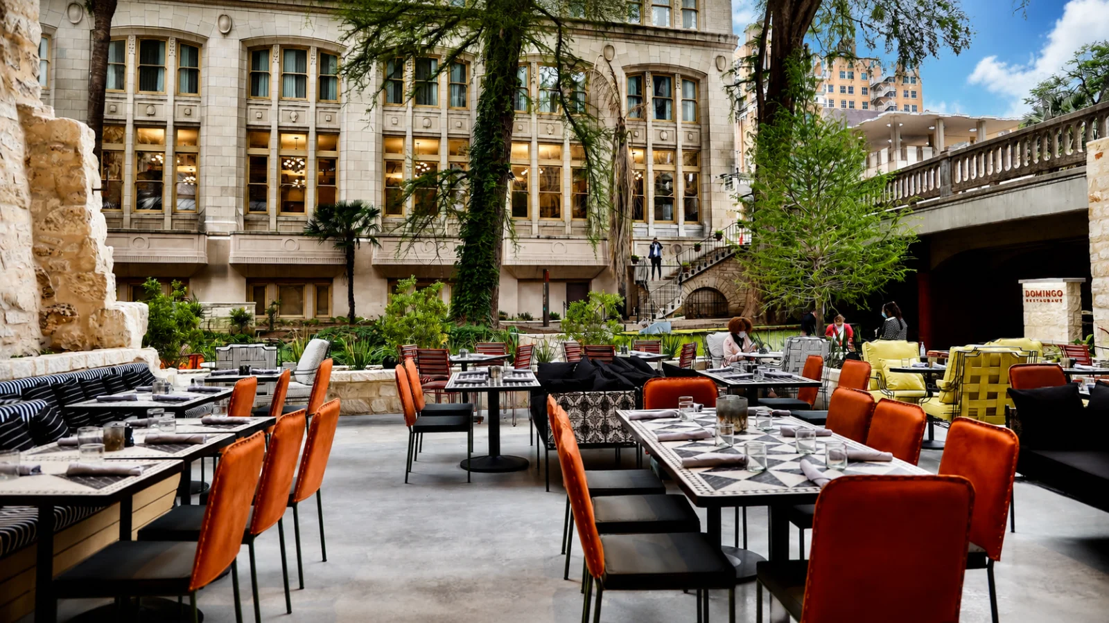 Domingo Restaurant